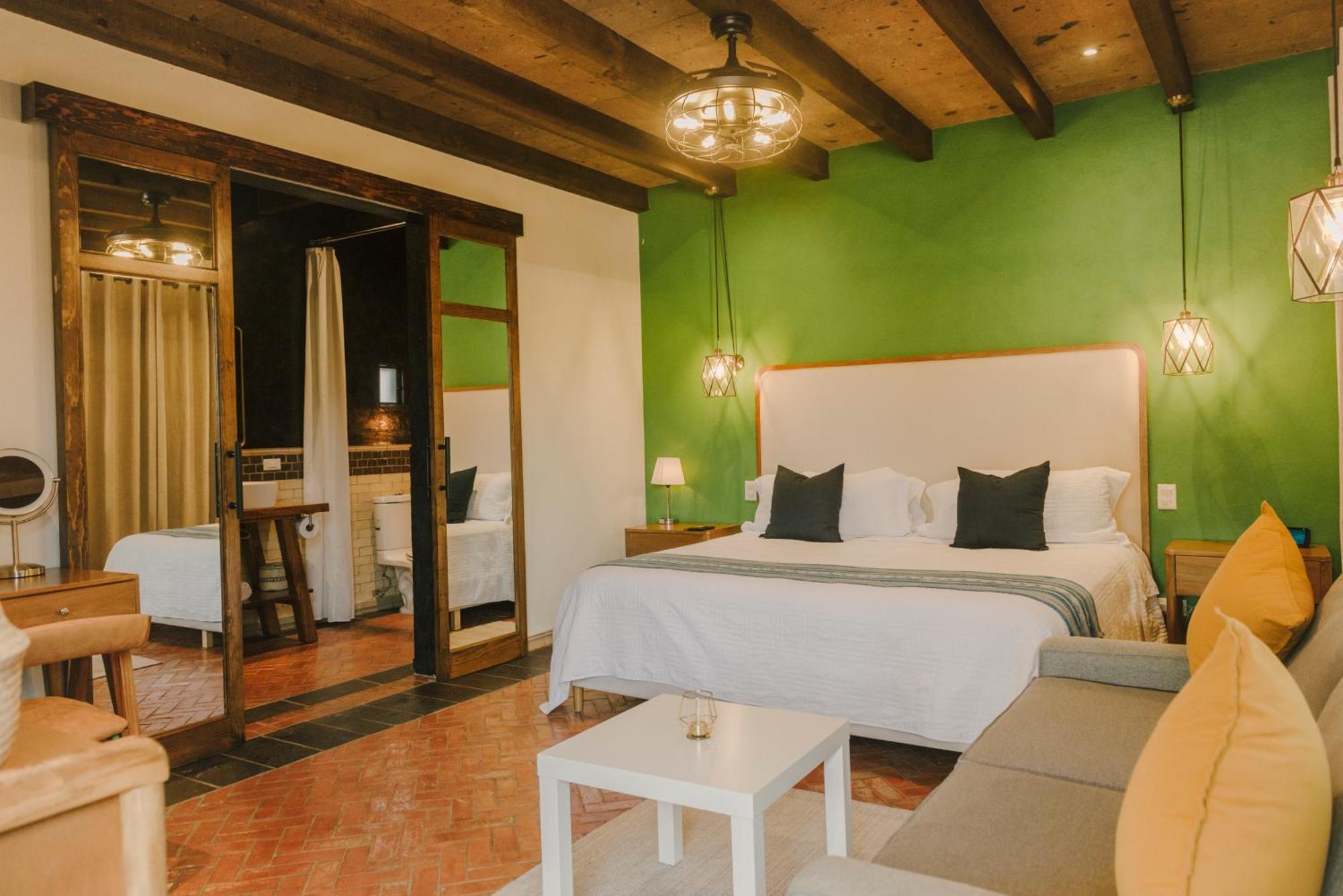 Agua Santa Boutique *